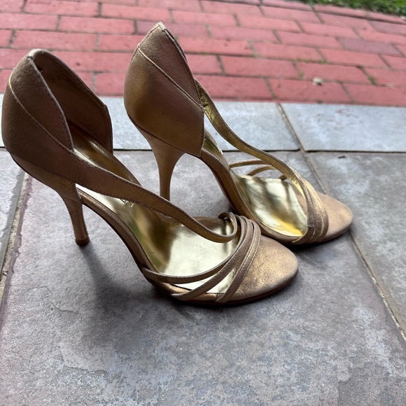 BCBG Max Azria Heidi Gold Suede Heels 8.5 - Picture 7 of 9